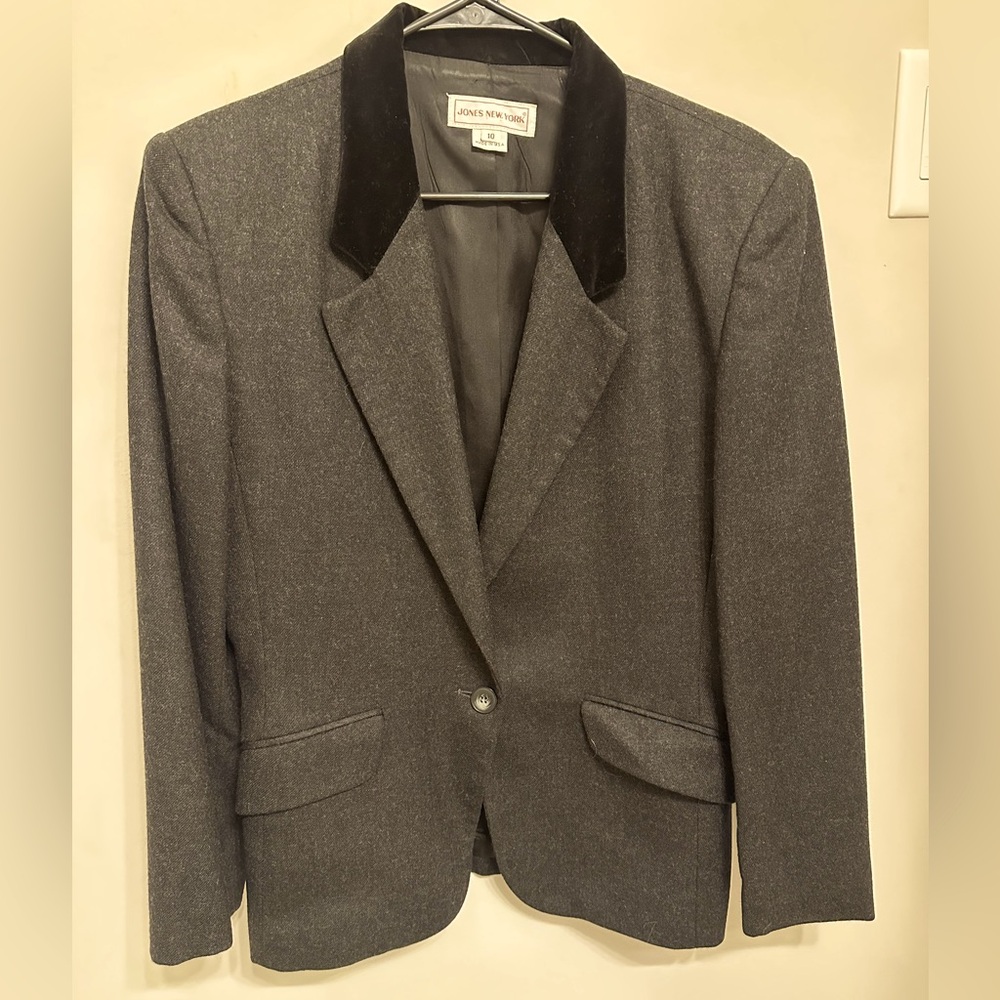 Vintage 100% Wool Jones New York Blazer with Velvet Collar Size 10 Fits SML